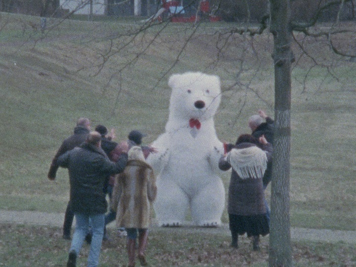 Inflatable bear, hourly