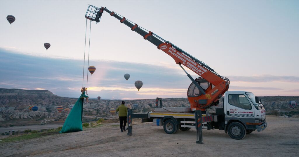 The20 Spectacle primary Still 01