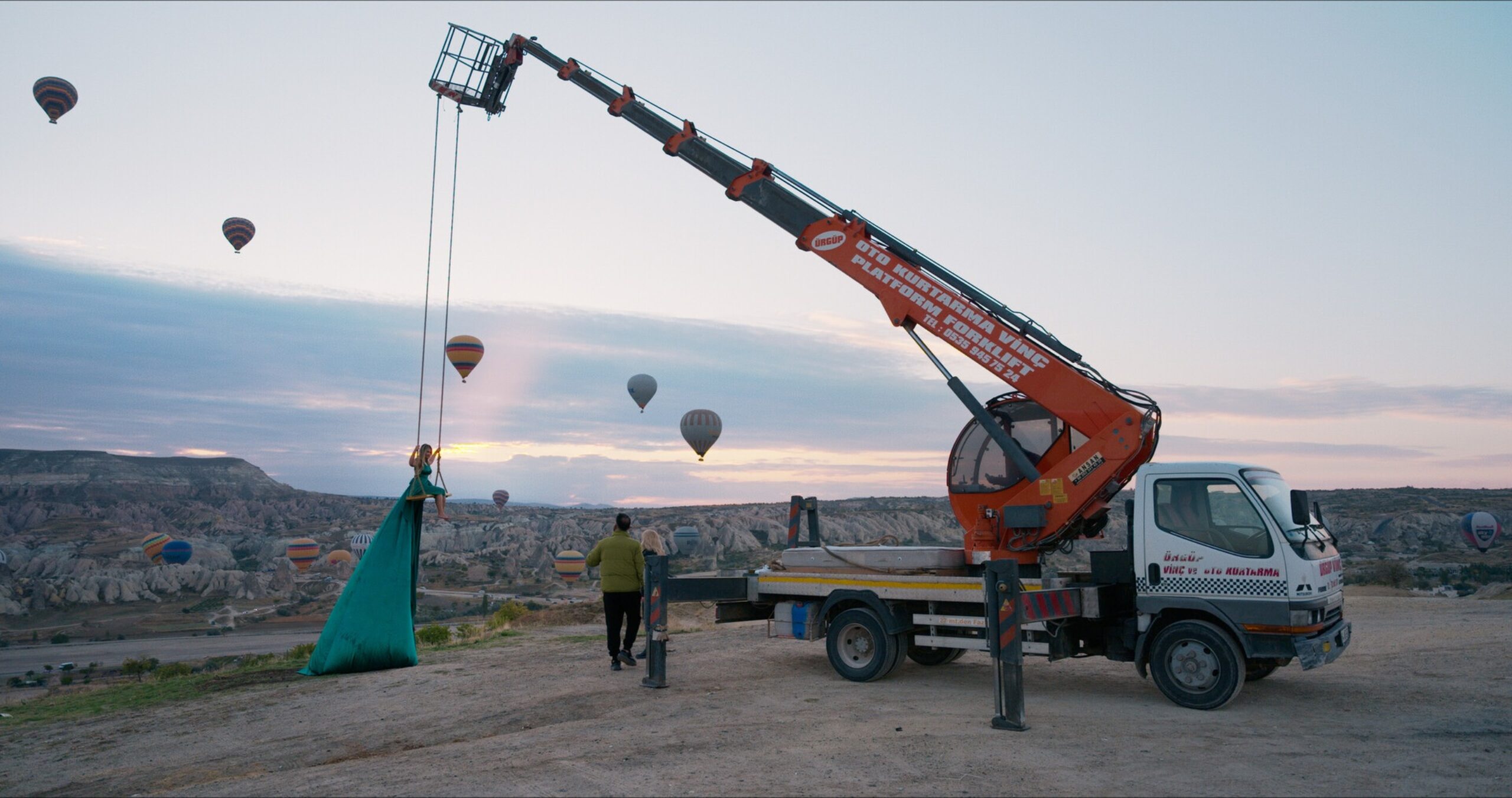 The20 Spectacle primary Still 01