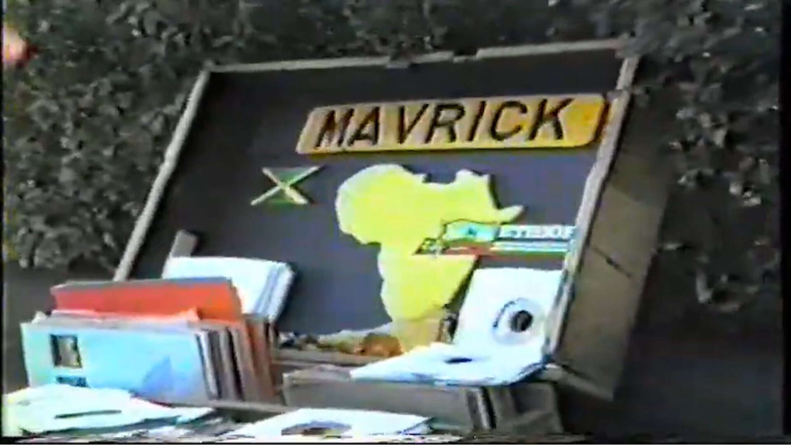 Ultra20 Violet20 Neon20 Planet primary Still 01